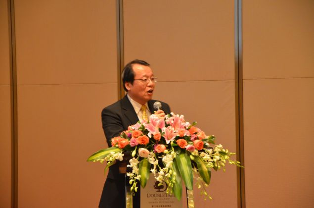 羅萬仁董事致辭，對大家2015年的表現(xiàn)表示感謝