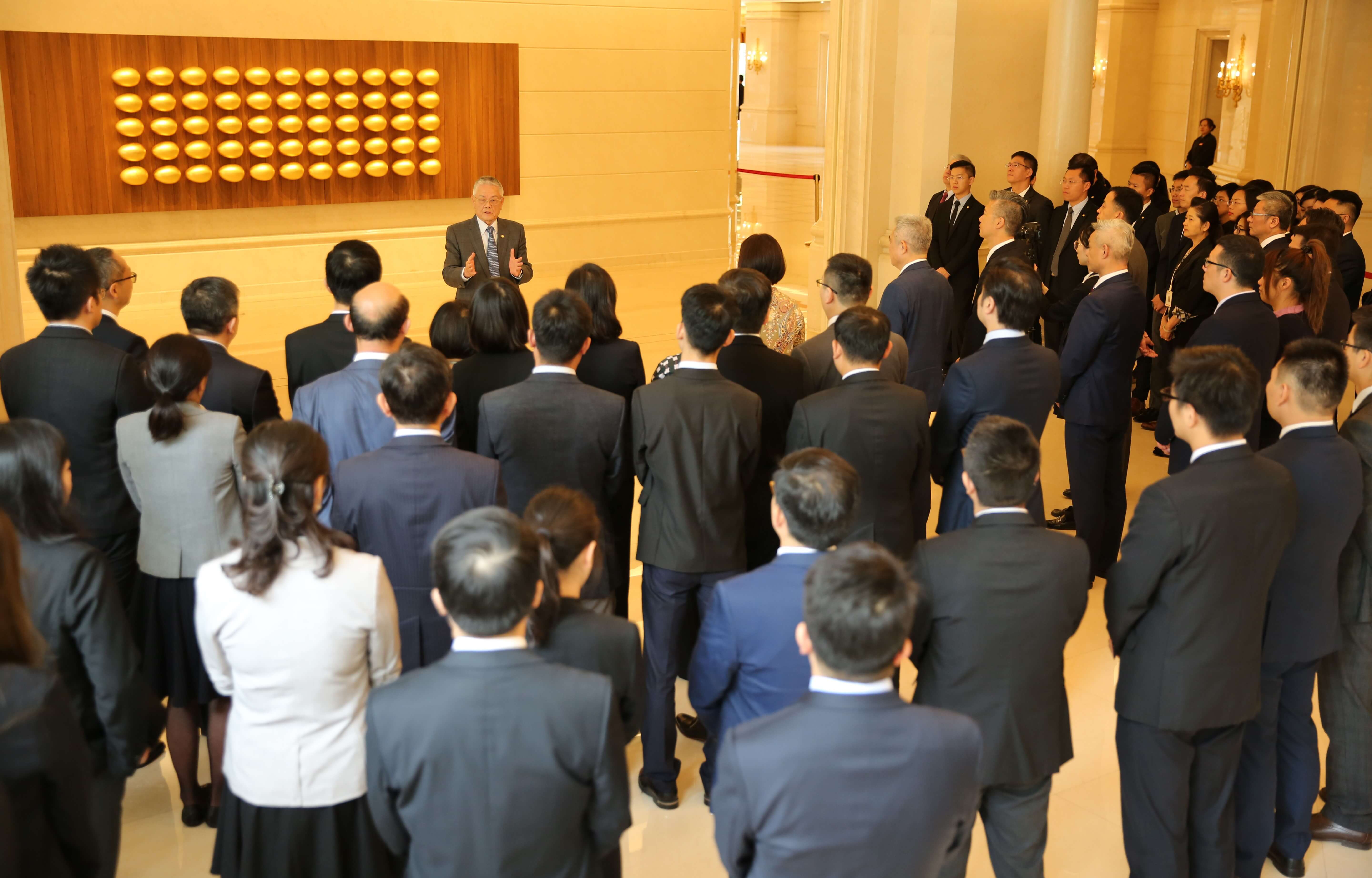 創辦人表示：震旦已走過漫長的歷程， 始終穩健進步、不斷創新， 并勉勵同仁為「震旦第一」持續努力！