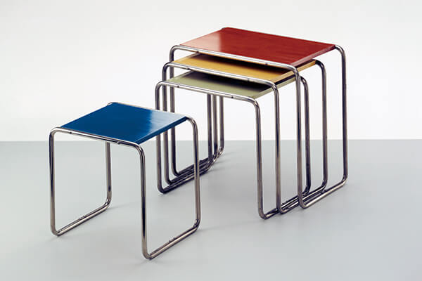 布勞耶（Marcel+Breuer）的鋼管矮凳，至今仍是經典。