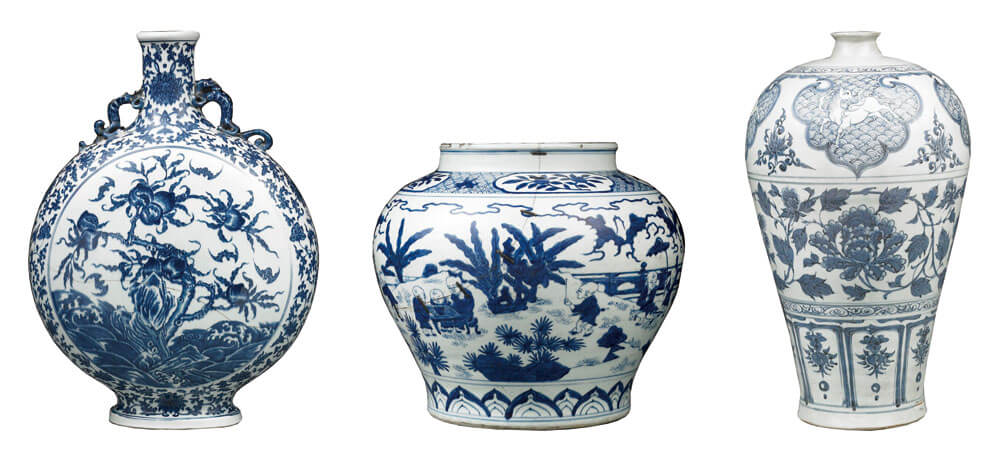 由左至右：清乾隆+青花福壽海濤纏枝花卉紋扁壺+、明嘉靖+青花嬰戲圖大罐、元代+青花海馬牡丹紋梅瓶