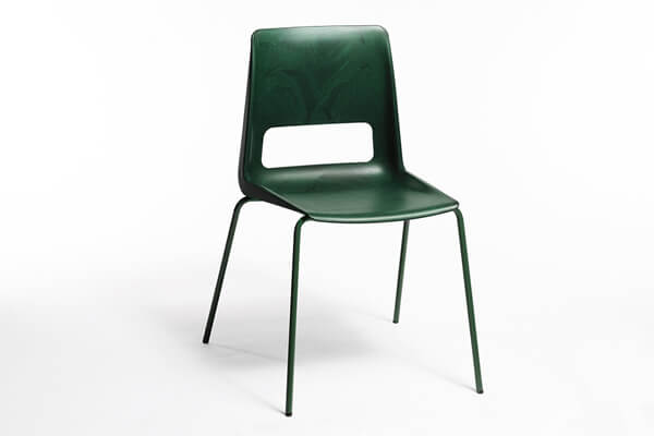 挪威的S-1500+Chair，同樣利用廢棄漁網再制而成。