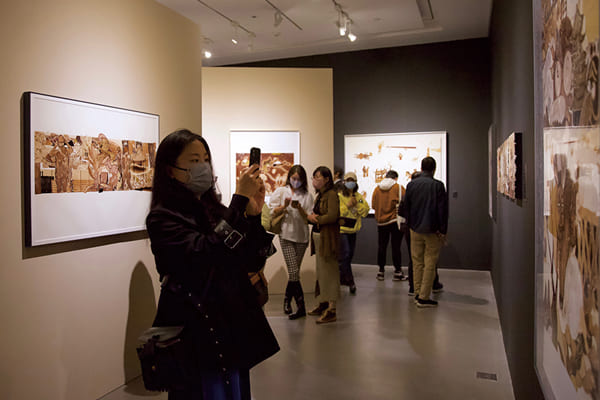 圖三：「茶中雜詠：顏開藝術展」開幕現場參觀人潮