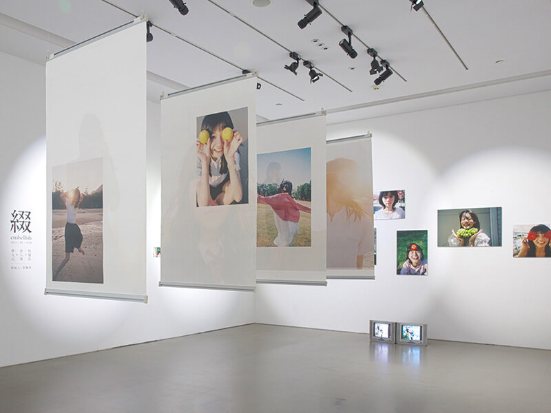 圖二：「AM+NEXT」綴——embellish膠片攝影師聯展展覽現場