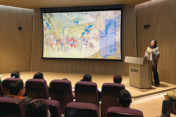 圖四：2023年2月「白領之夜」講座現場，開啟「絲路藝術」的季度主題。